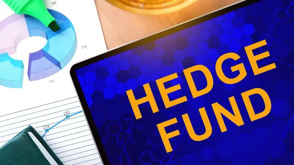 Imagen destacada del artículo: La Verdad Detrás de los Hedge Funds: ¿Son Realmente una Buena Inversión?